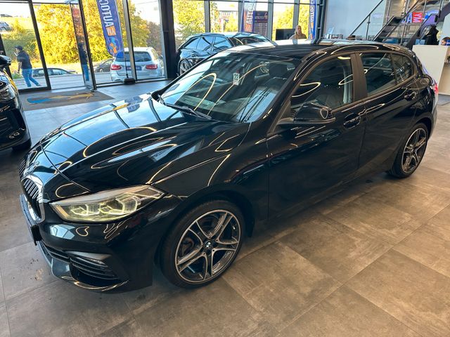 BMW 120 i *HEAD-UP*StandHZ*AHK*SPORT*2-ZONEN*CARPLAY