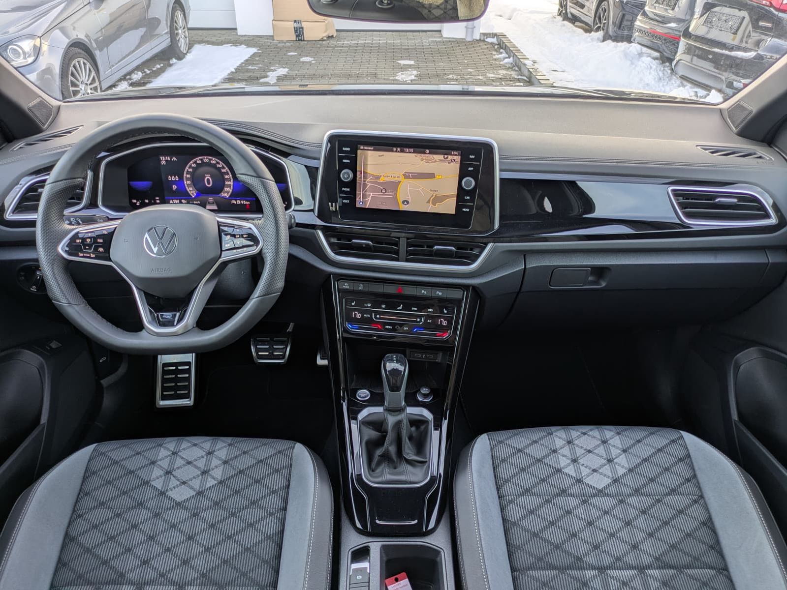 Fahrzeugabbildung Volkswagen T-Roc 2.0 TDI R-Line DSG 19"MATRIX*ACC*KAM*NAVI