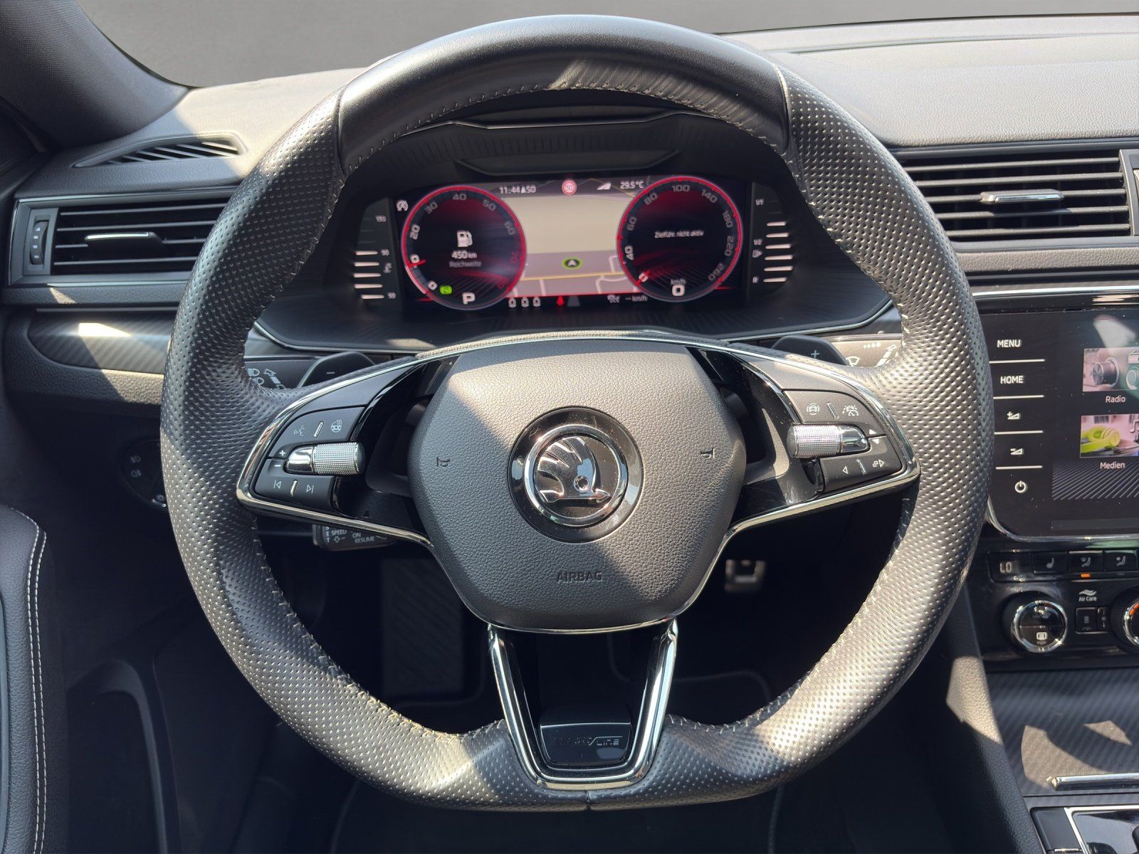 Fahrzeugabbildung SKODA Superb Combi 2.0 TSI Sportline 4x4/AHK/PANO/360°