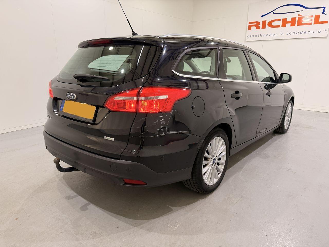 Ford Focus 2015 — фото 15
