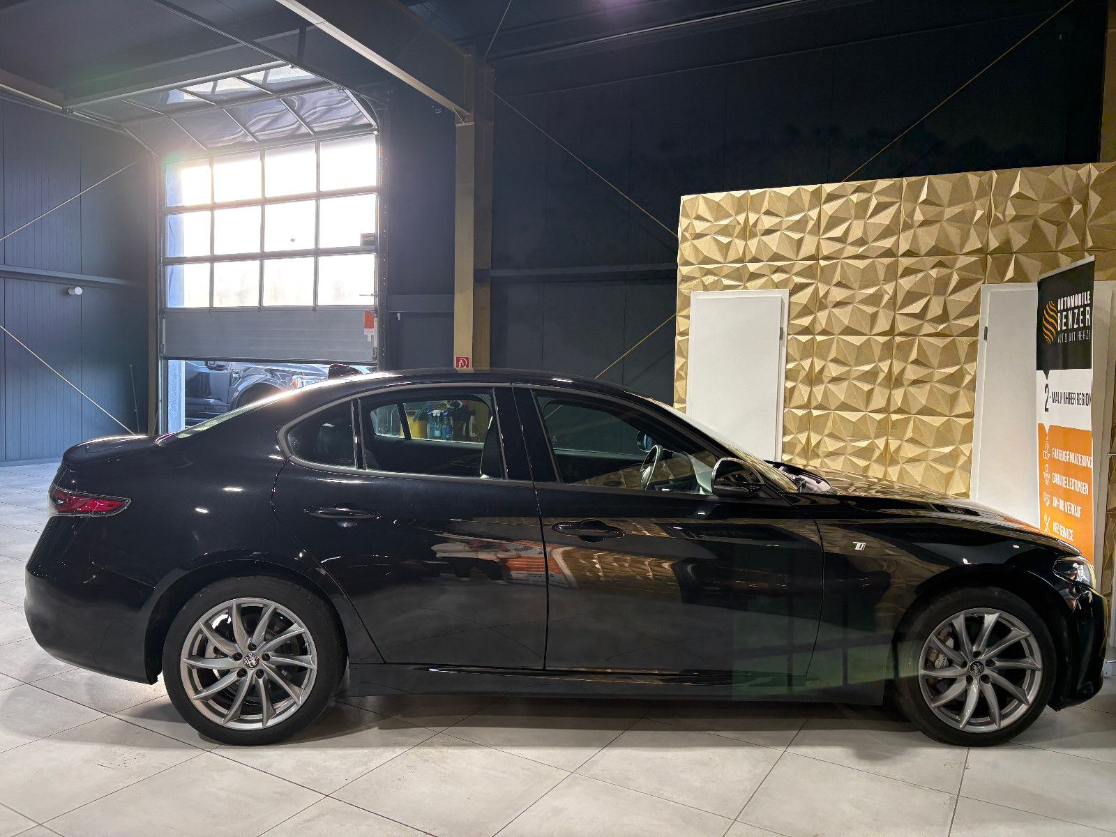 Fahrzeugabbildung Alfa Romeo Giulia Ti Q4/MEMORY/KAMERA/NAVI/ACC/APPLE/SHZ