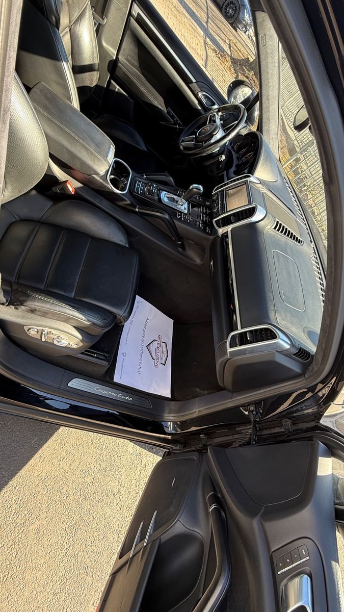 Fahrzeugabbildung Porsche Cayenne Turbo LED/Panorama/AHK/Kamera