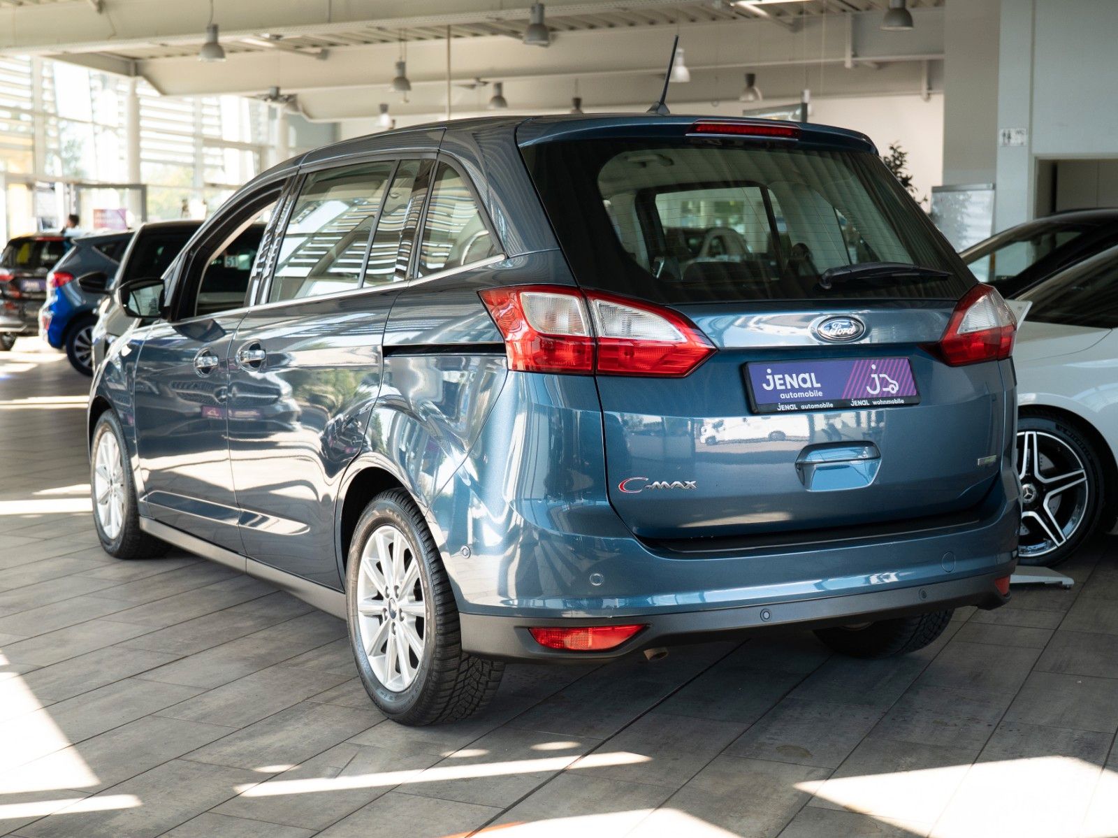 Fahrzeugabbildung Ford Grand C-Max Grand Titanium NAVI/PDC V+H/KLIMA