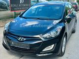 Hyundai i30 cw FIFA World Cup Edition/NAVI/SHZ/KAMERA/ - Hyundai i30: Edition 30