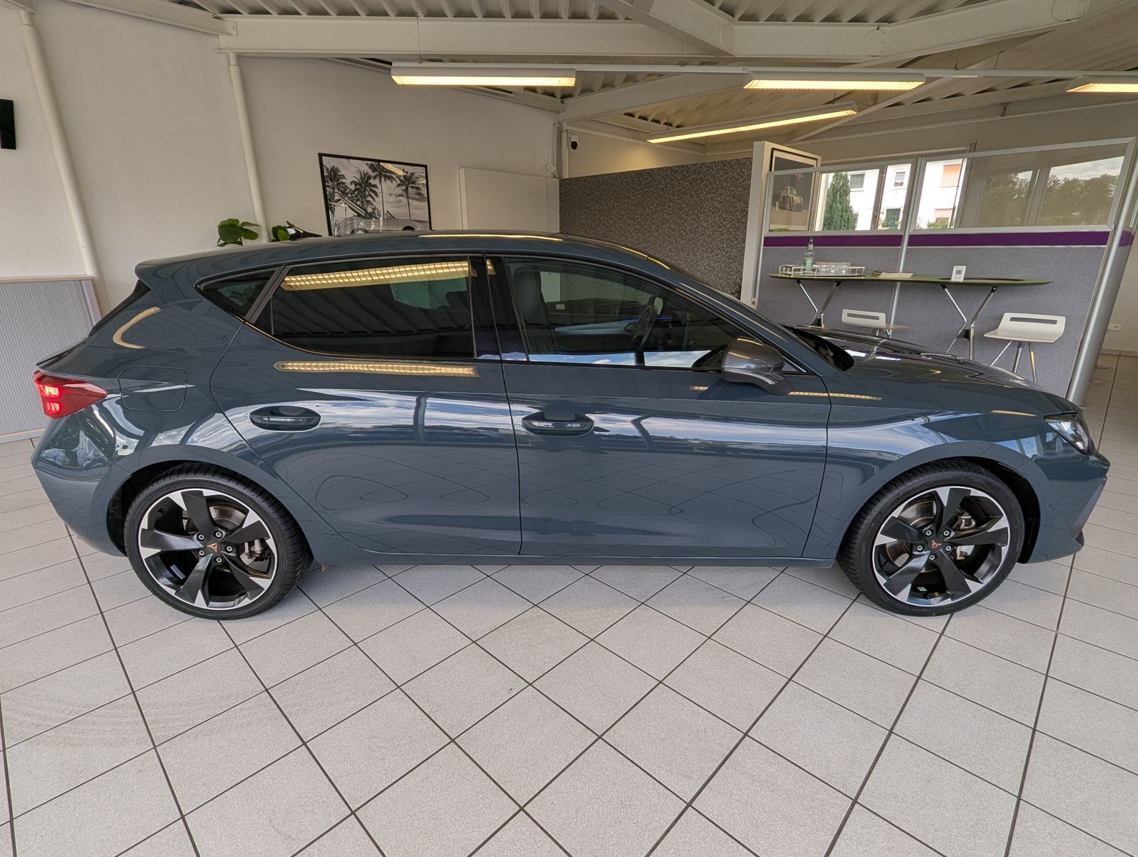 Fahrzeugabbildung CUPRA Leon 1.5 e-Hybrid Matrix Edge-Intelligent-Paket