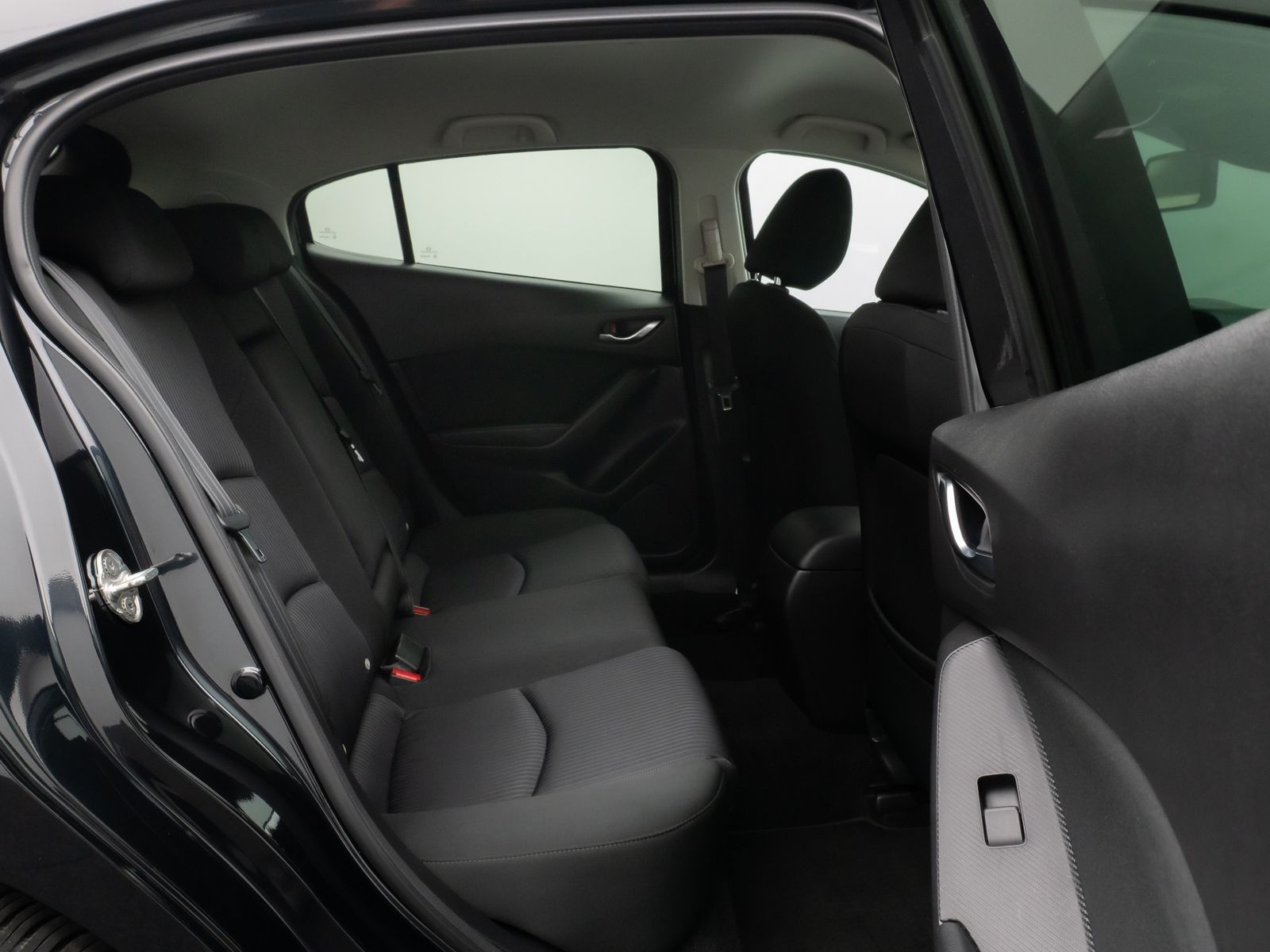 Fahrzeugabbildung Mazda 3 Lim. Sports-Line Kamera Sitzhzg DAB HUD BOSE