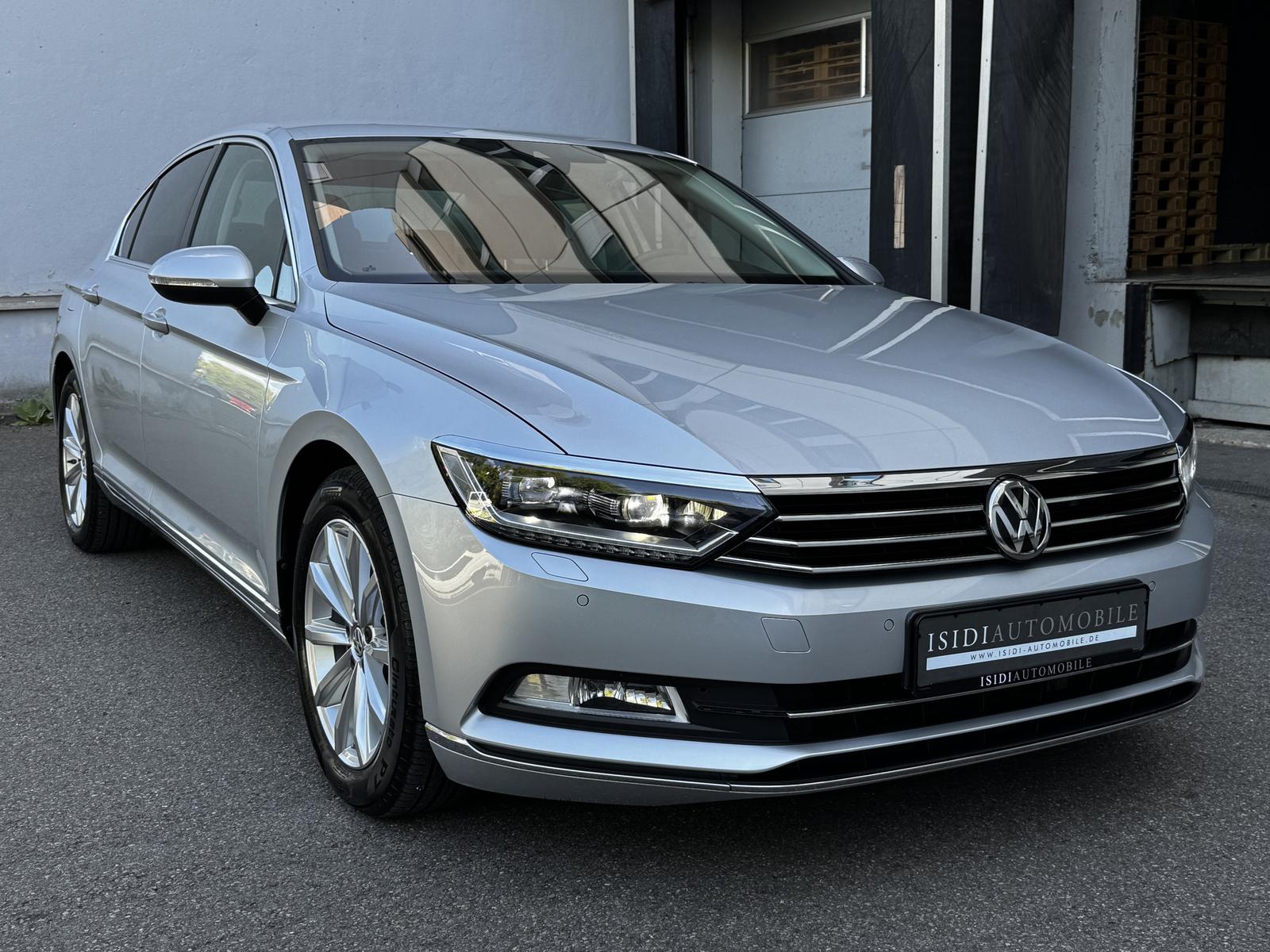 Volkswagen Passat Highline BI-Xenon ACC Kamera Navi Leder