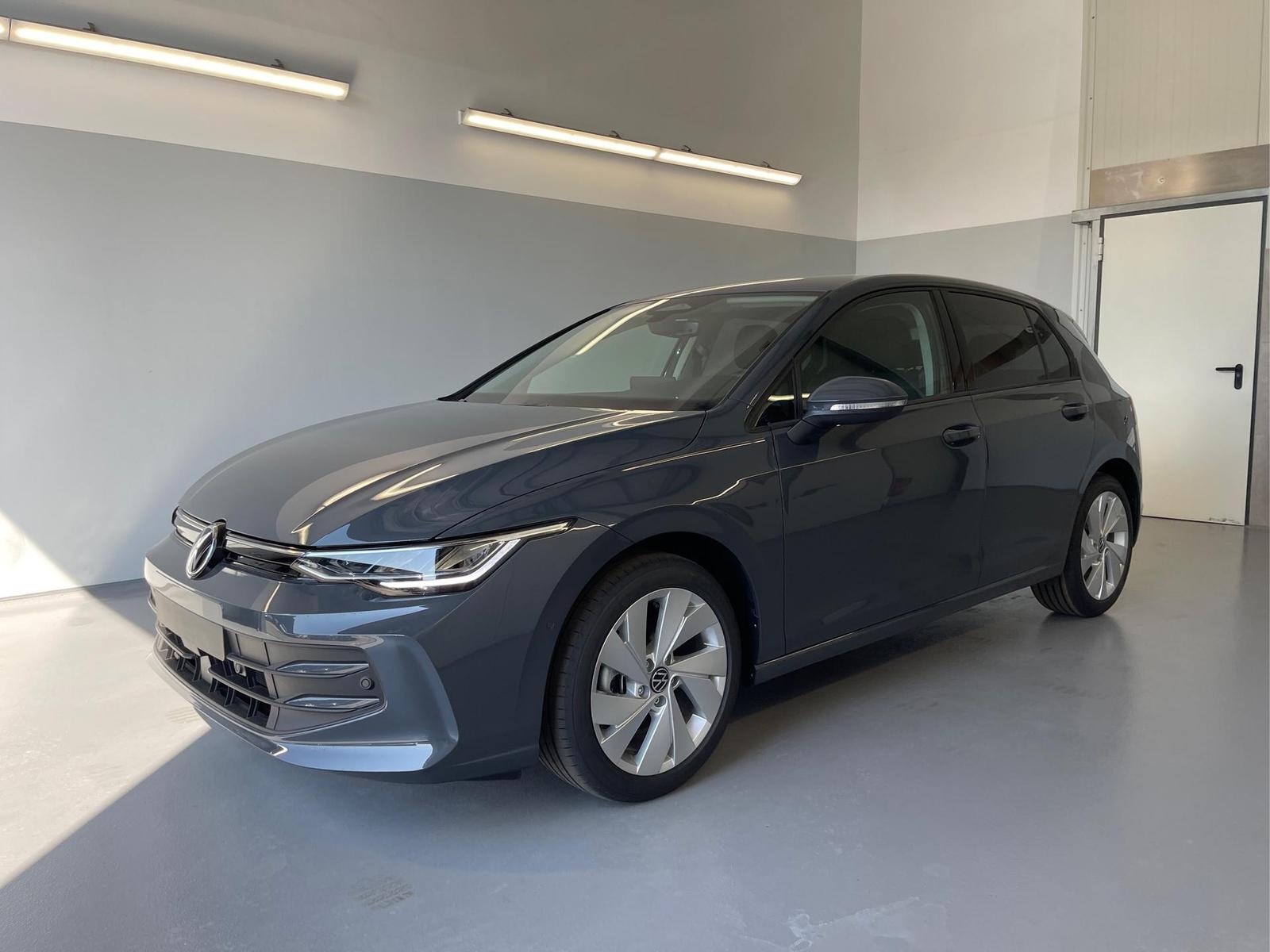 Volkswagen Golf Life 150PS AHK+Kessy+ALU17+Kamera+SHZ+Pa...