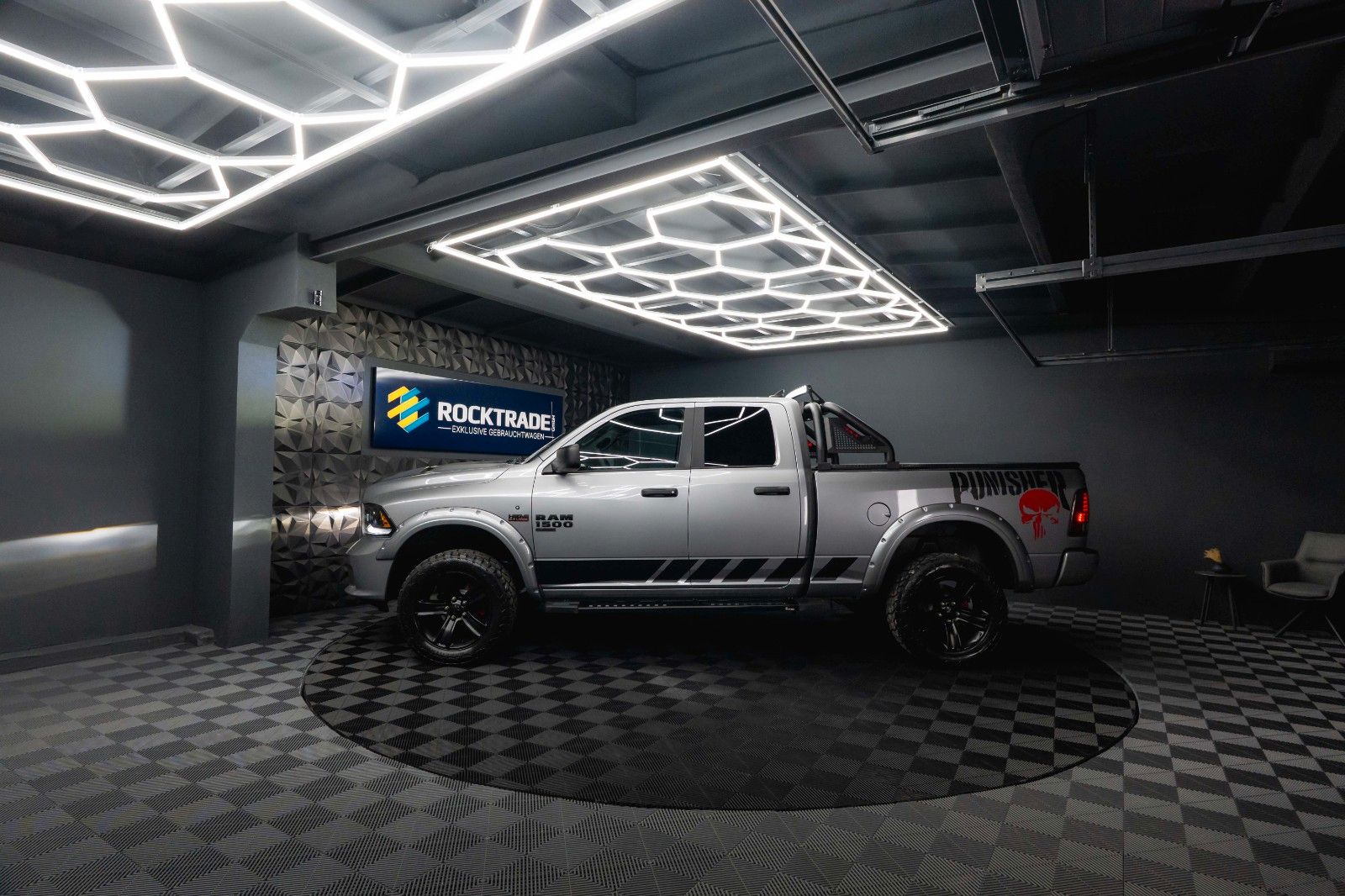 Fahrzeugabbildung Dodge RAM 5.7 V8 HEMI 4x4 OFFROAD Night LONGBED *19%*