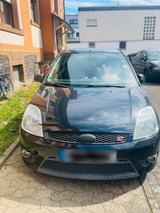 Ford gepflegt  regelmäßig durchgeführt - Ford Fiesta aus 2005 mit Diesel-Antrieb