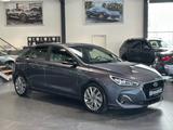 Hyundai i30 1.4 T-GDI Passion Plus DCT S-HE/NAV/R-CAM/SH - Hyundai i30: Plus