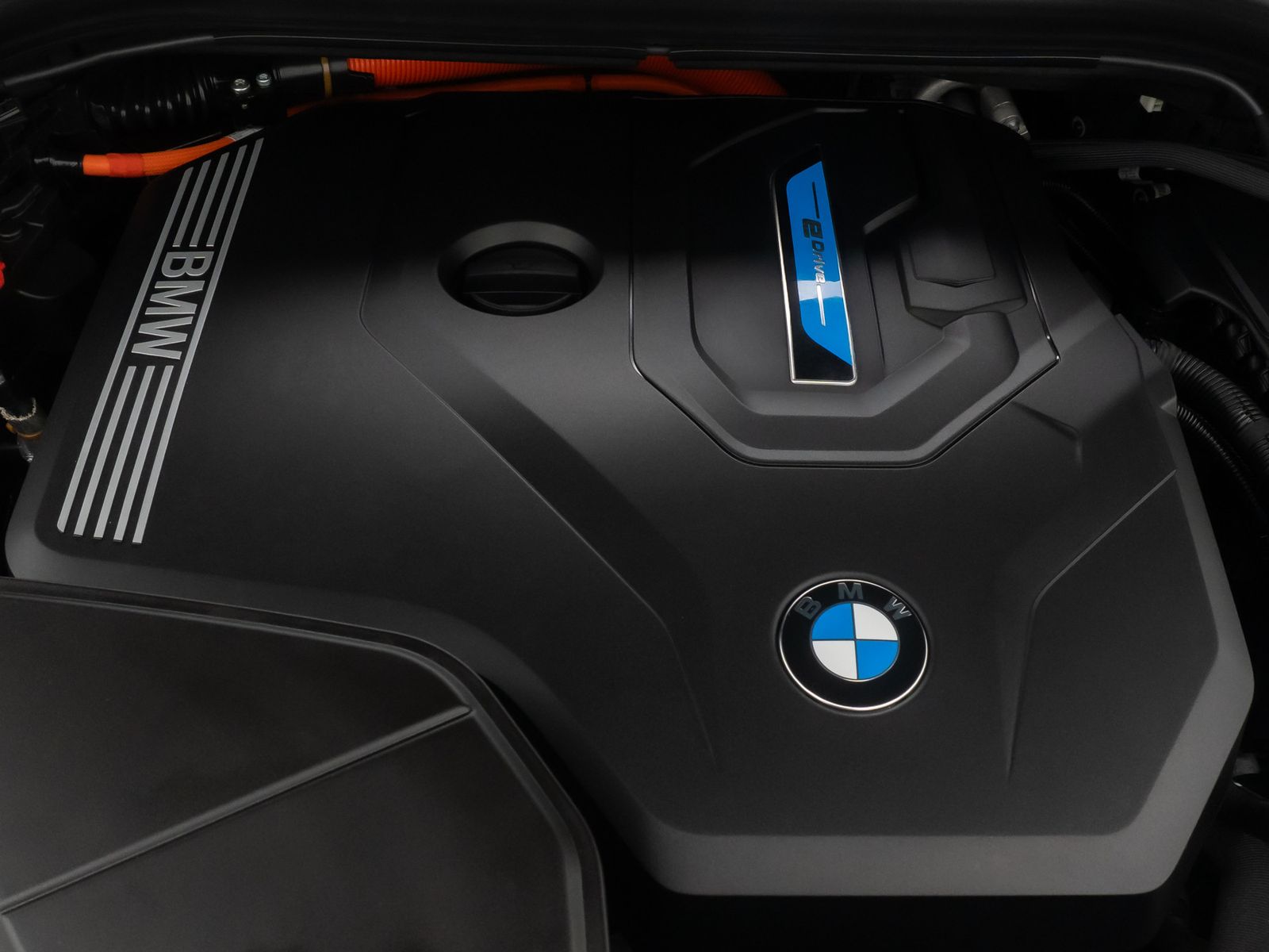 Fahrzeugabbildung BMW X3 xD30e xLine HUD DAB Kamera Alarm HiFi 19Zoll