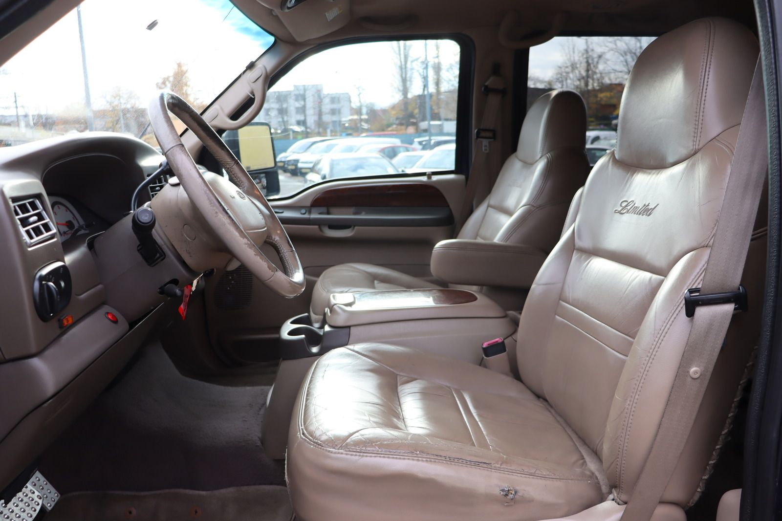 Fahrzeugabbildung Ford Excursion * HU/AU 02.26 * Sitzhzg. * Rückfahrk.