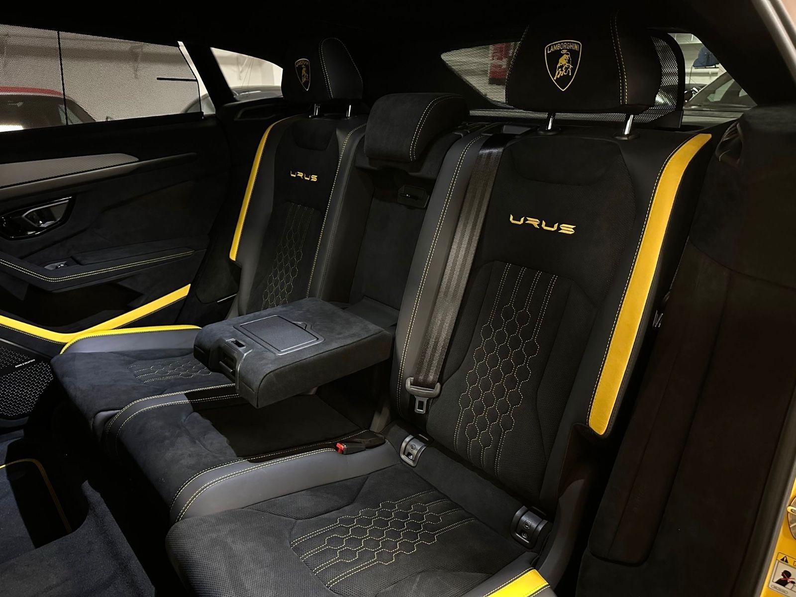 Fahrzeugabbildung Lamborghini URUS PERFORMANTE AKRAPOVIC CARBONROOF-HOOD FULL!