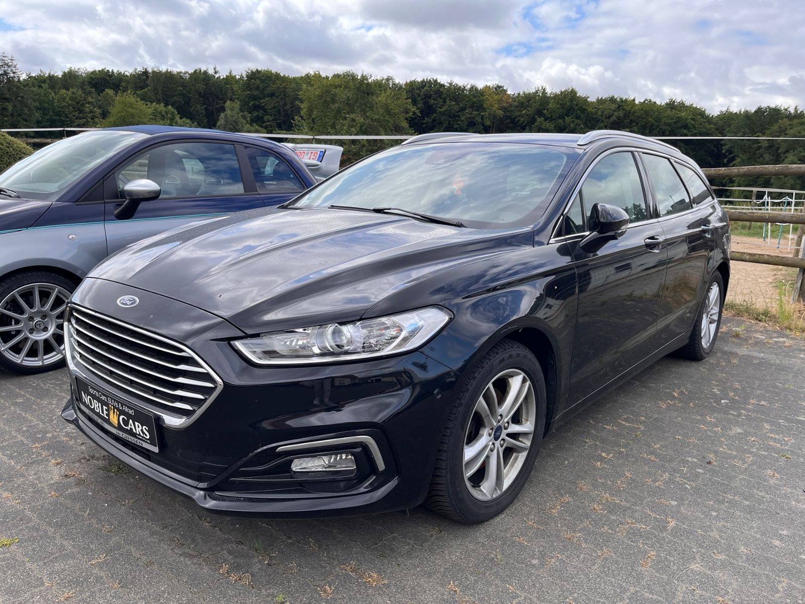 Fahrzeugabbildung Ford Mondeo Turnier Titanium NAV SHZ PDC 17"
