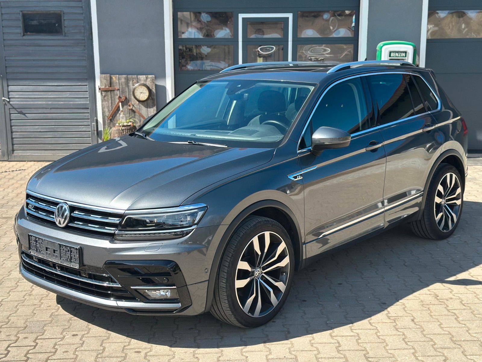 Volkswagen Tiguan Highline R Line 4X4 2500kg AHK 239 PS 1Hd foto 2