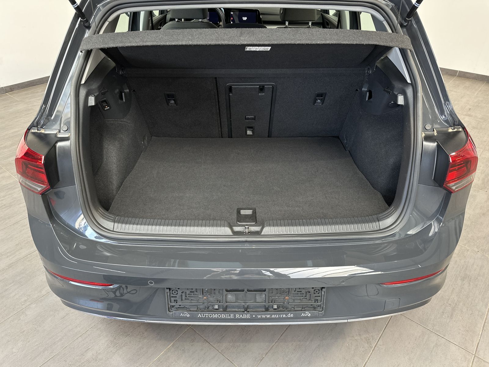 Fahrzeugabbildung Volkswagen Golf 1.4 TSI DSG Style eHybrid NAV+LED+AHK+KAMER