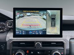 TOYOTA 4-Runner Trailhunter *On Stock*