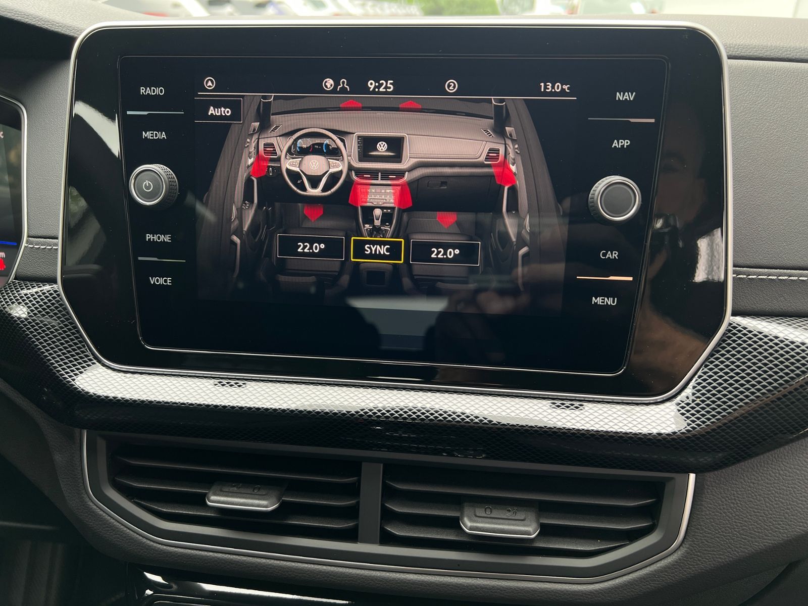 Fahrzeugabbildung Volkswagen T-Cross R-Line 1.5 TSI DSG *BlackStyle,AHK,IQ Li