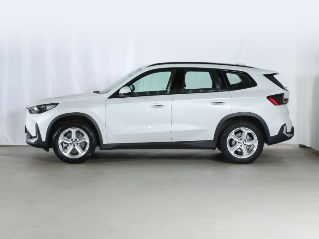 BMW X1 xDrive 23i AHK Sportsitze H&K LED Keyless foto 3