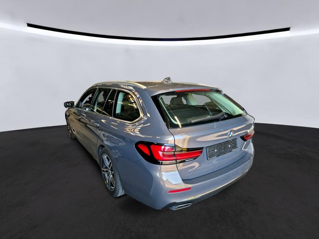 Fahrzeugabbildung BMW 530 d xDrive Luxury Line/KAMERA/ACC/HUD/H&K/