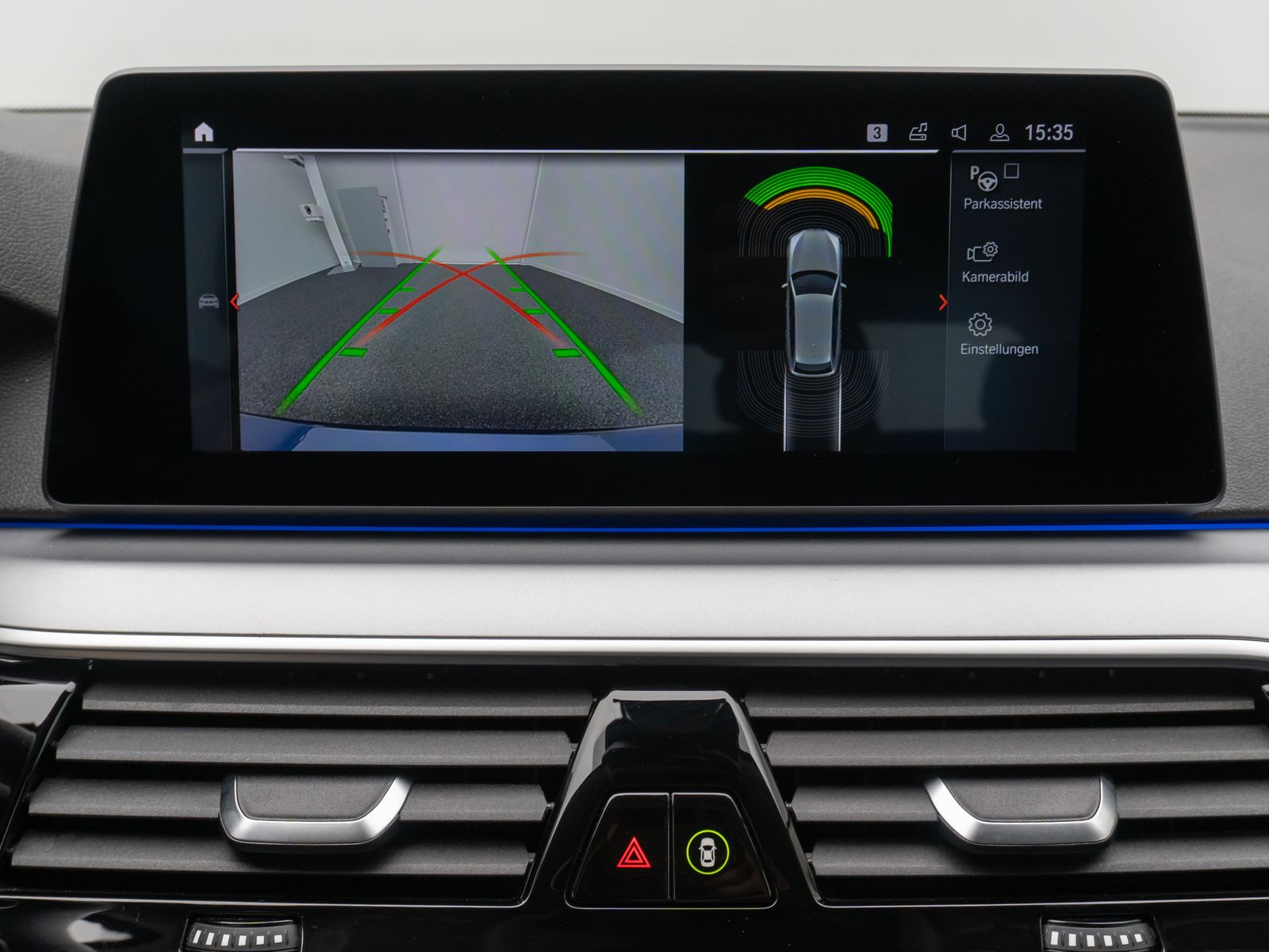 Fahrzeugabbildung BMW 520d xD HUD Kamera HiFi Alarm AHK FernlichtAssis