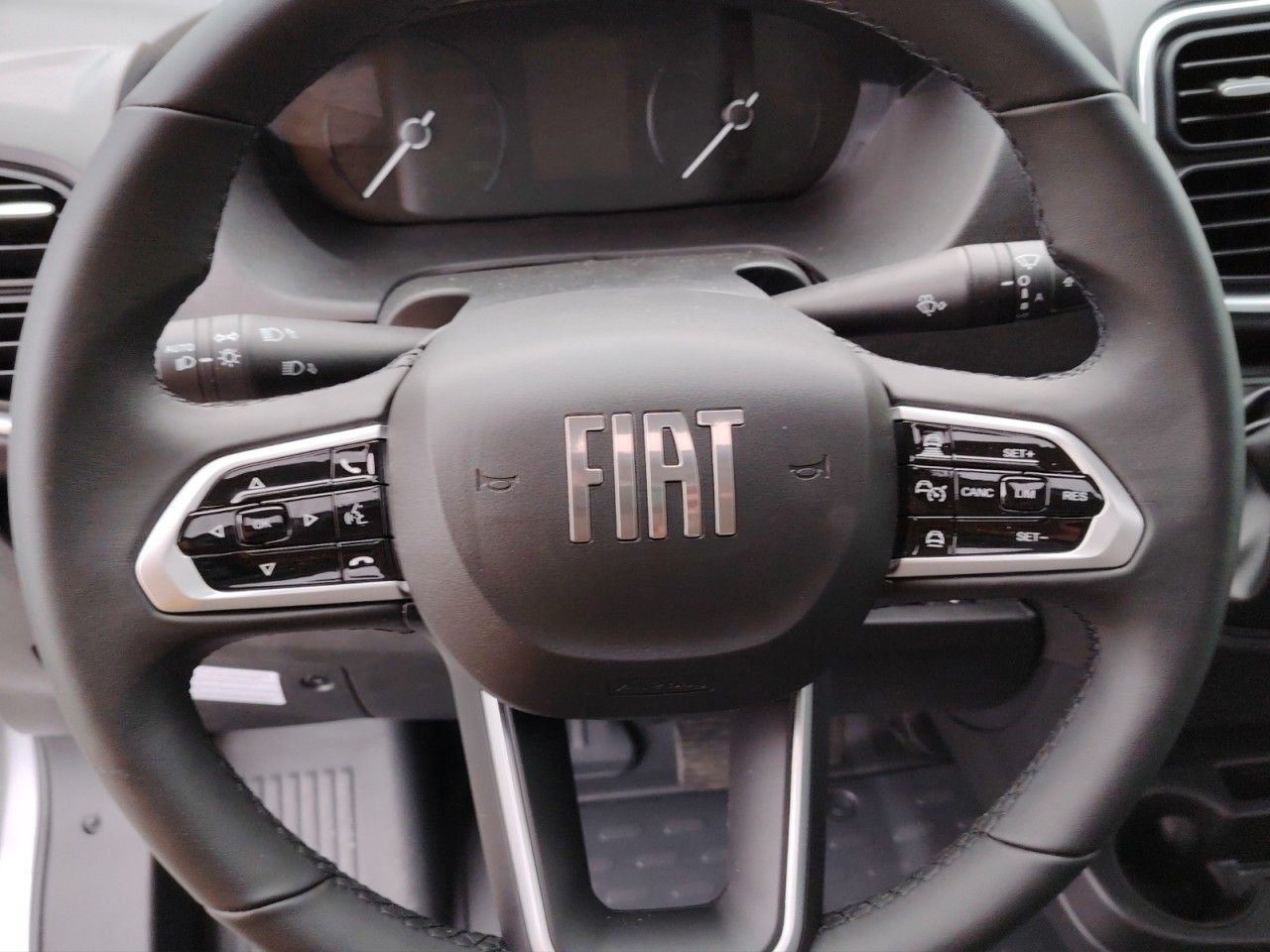 Fahrzeugabbildung Carado T135 PRO+ Markise Modell 2026