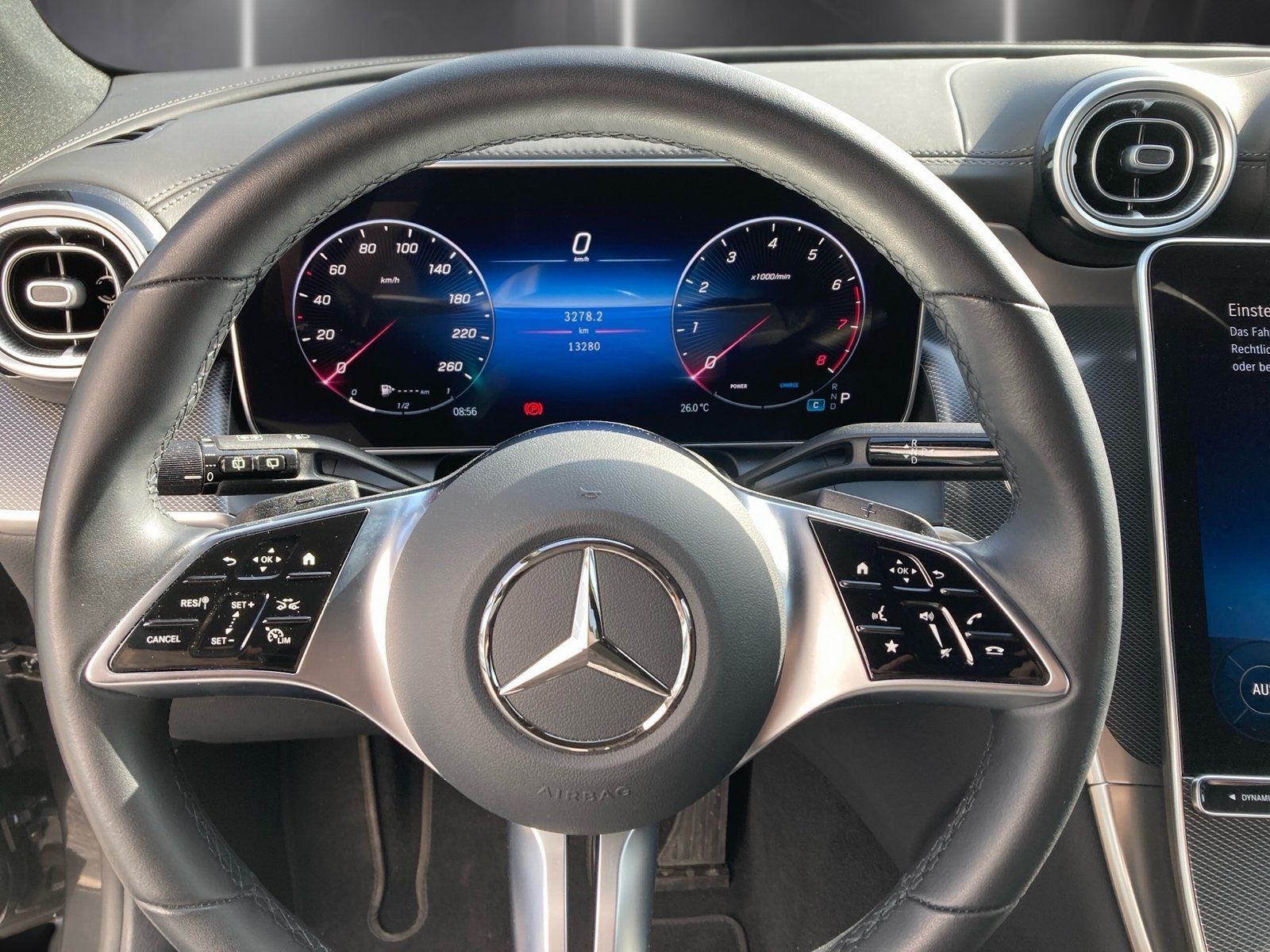 Fahrzeugabbildung Mercedes-Benz GLC 200 4M*AHK*Pano*Totwink*Memory*LED*Kamera*