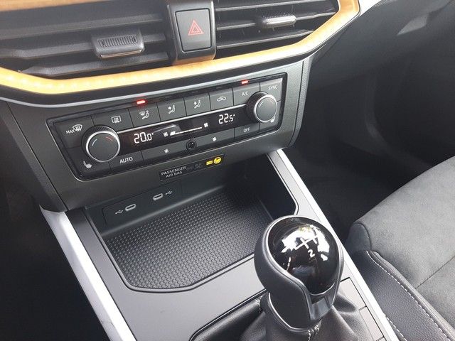 Fahrzeugabbildung Seat Arona Style 1.0TSI LED SitzHz 18"Alu Klimaaut.