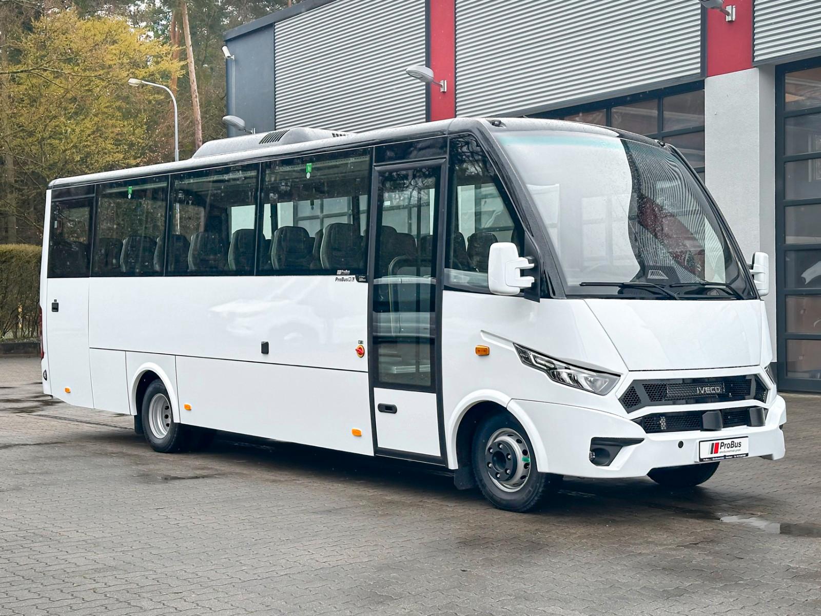 Iveco Daily Schulbus 33 Sitze, 210 PS
