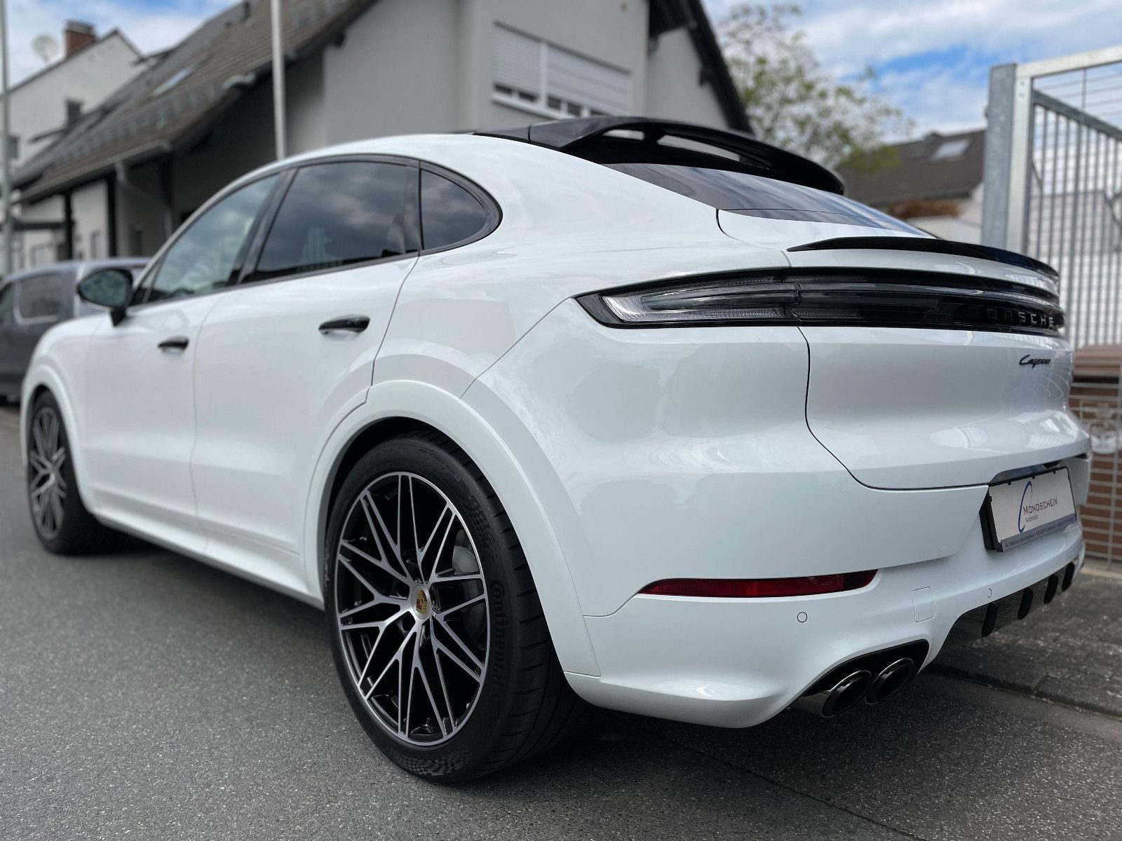 Fahrzeugabbildung Porsche Cayenne E-Hybrid Coupé |ACC|360°|SportDesign|22"