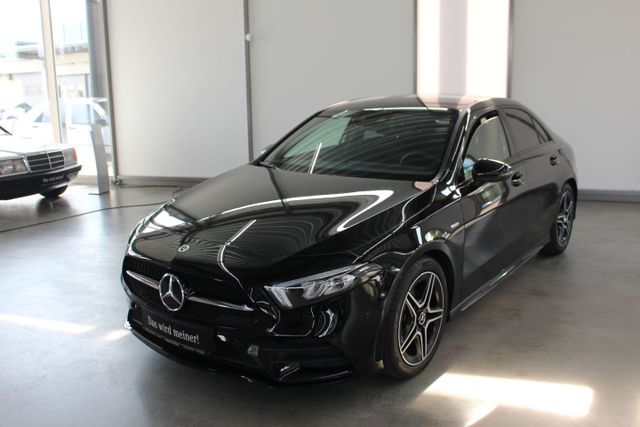 Vorschaubild von: Mercedes-Benz
A 180 AMG Limousine LED Night Kamera Ambiente