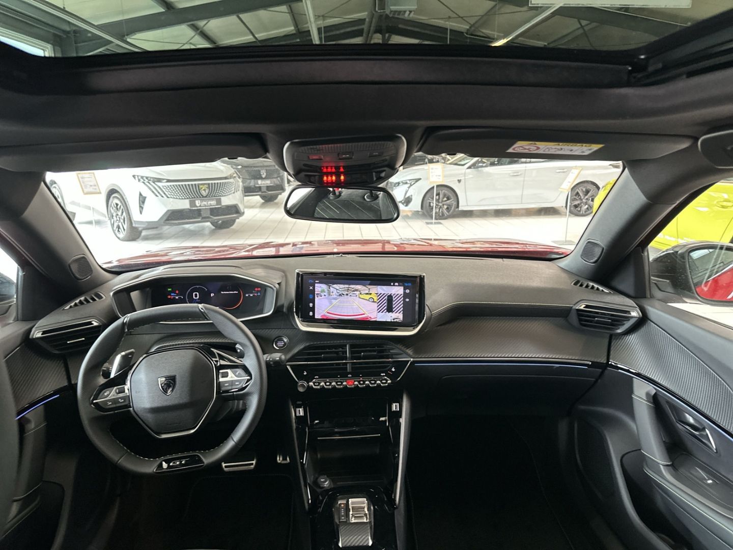 Fahrzeugabbildung Peugeot 2008 GT HYBRID 145 e-DSC6 El. Panodach Navi ACC