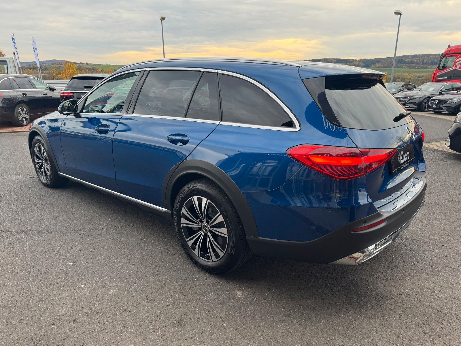 Fahrzeugabbildung Mercedes-Benz C 200 T All Terrain 4M+Ambiente+360+Augmented