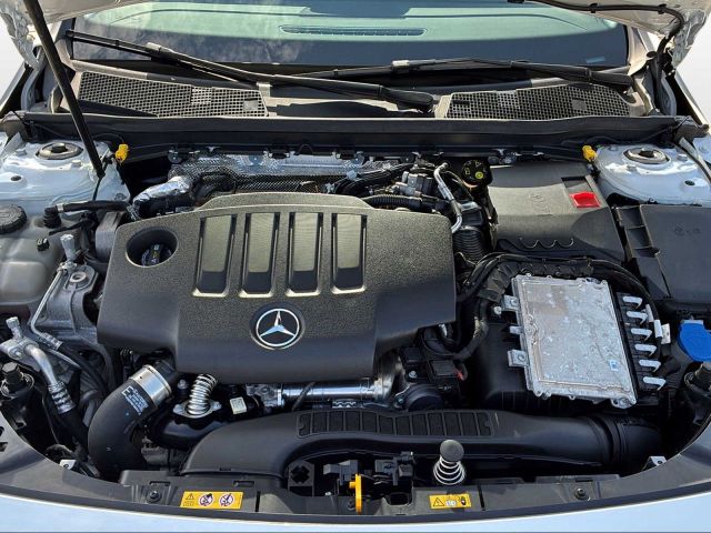 CLA 200d SHOOTING BRAKE DCT AZV+NAVI+LED+DAB