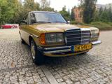 Mercedes-Benz 200d Ein wunderschöner Klassiker  - Mercedes-Benz 200 Oldtimer mit Diesel-Antrieb