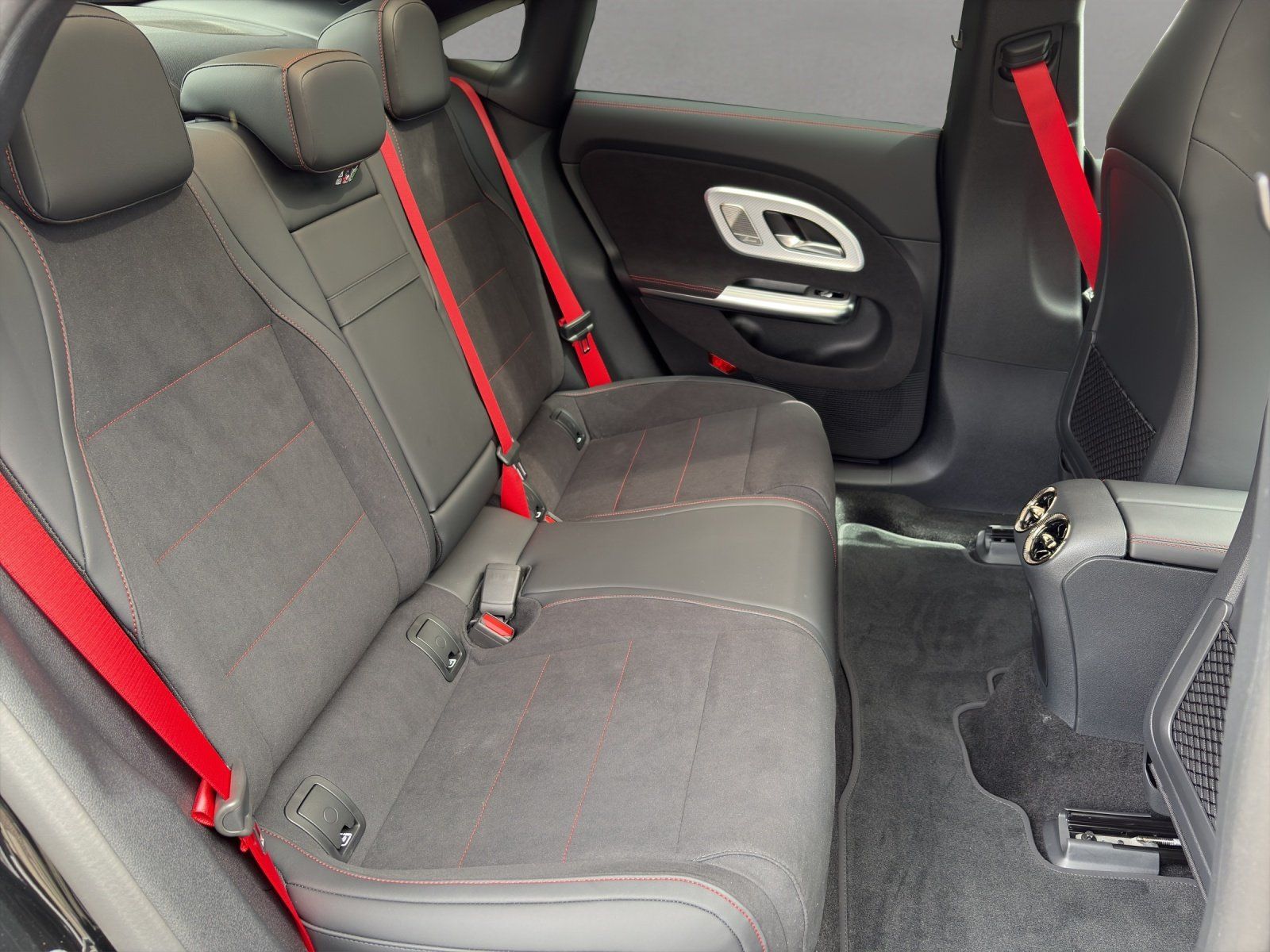 Fahrzeugabbildung Mercedes-Benz CLA 250+ AMG 360 ° AHK DigiLight Burm Pano Distr