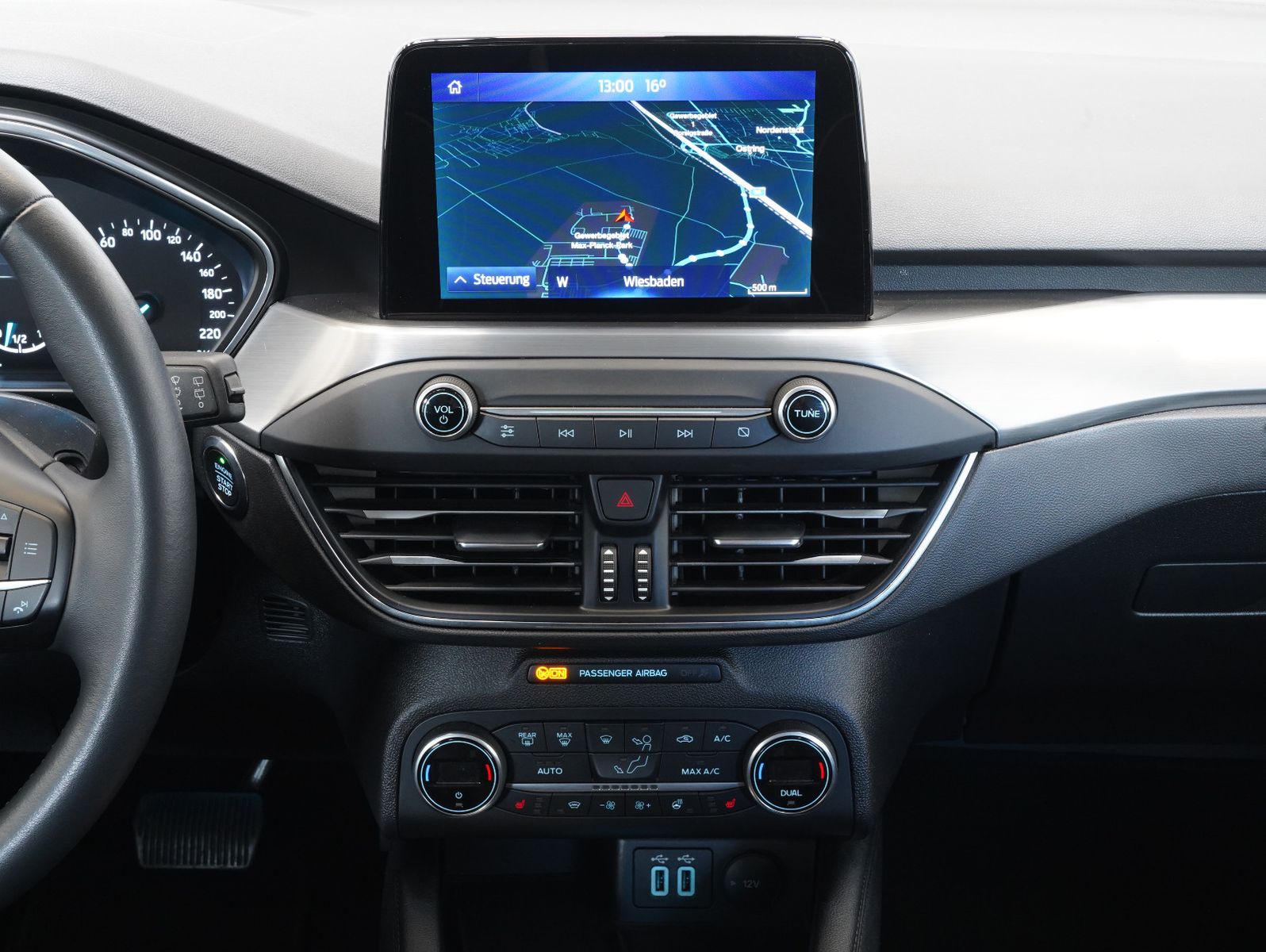 Fahrzeugabbildung Ford Focus 2.0 EcoBlue Titanium LED/NAVI/KAMERA/LM17"