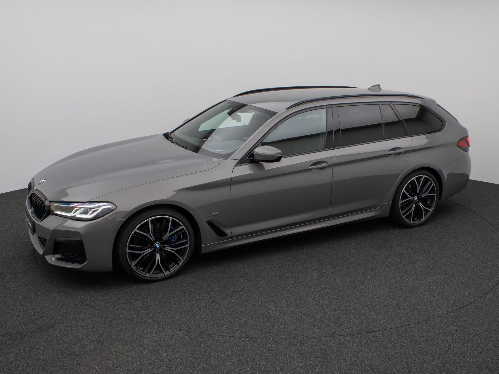 Fahrzeugabbildung BMW 530d xD M Sport Laser Kamera HUD DAB H/K 4xKlima