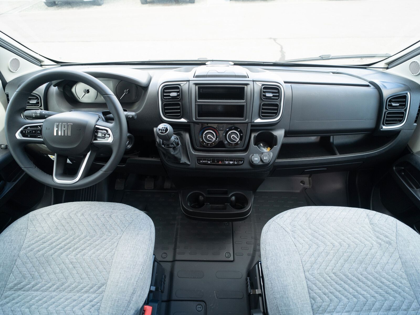 Fahrzeugabbildung Dethleffs Globetrail 600 DS Fiat *Elektro-&Komfort-Paket*