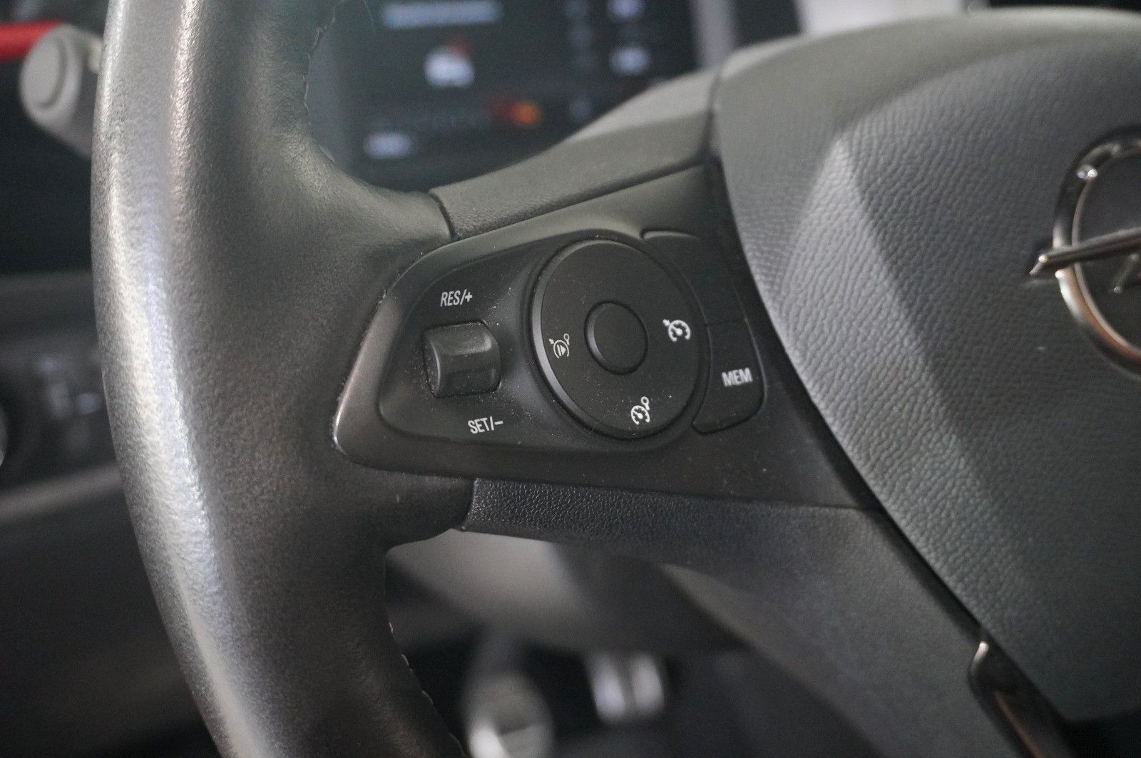 Fahrzeugabbildung Opel Corsa F 1.2T GS LINE NAVI/LED/KAMERA/VIRT./DAB+