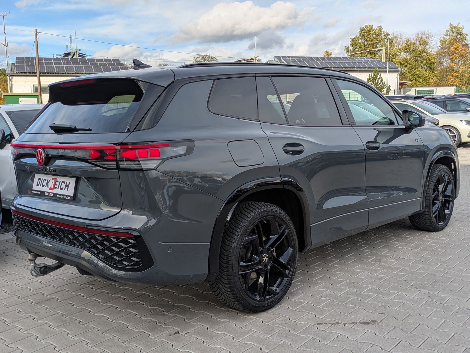 Fahrzeugabbildung Volkswagen Tayron 2.0 TDI 4M R-Line 7Si*MATRIX*AHK*PANO*HUD