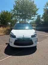 Citroën DS3 SoChic, sehr gepflegt, TÜV, Allwetter - weiße Citroën DS3