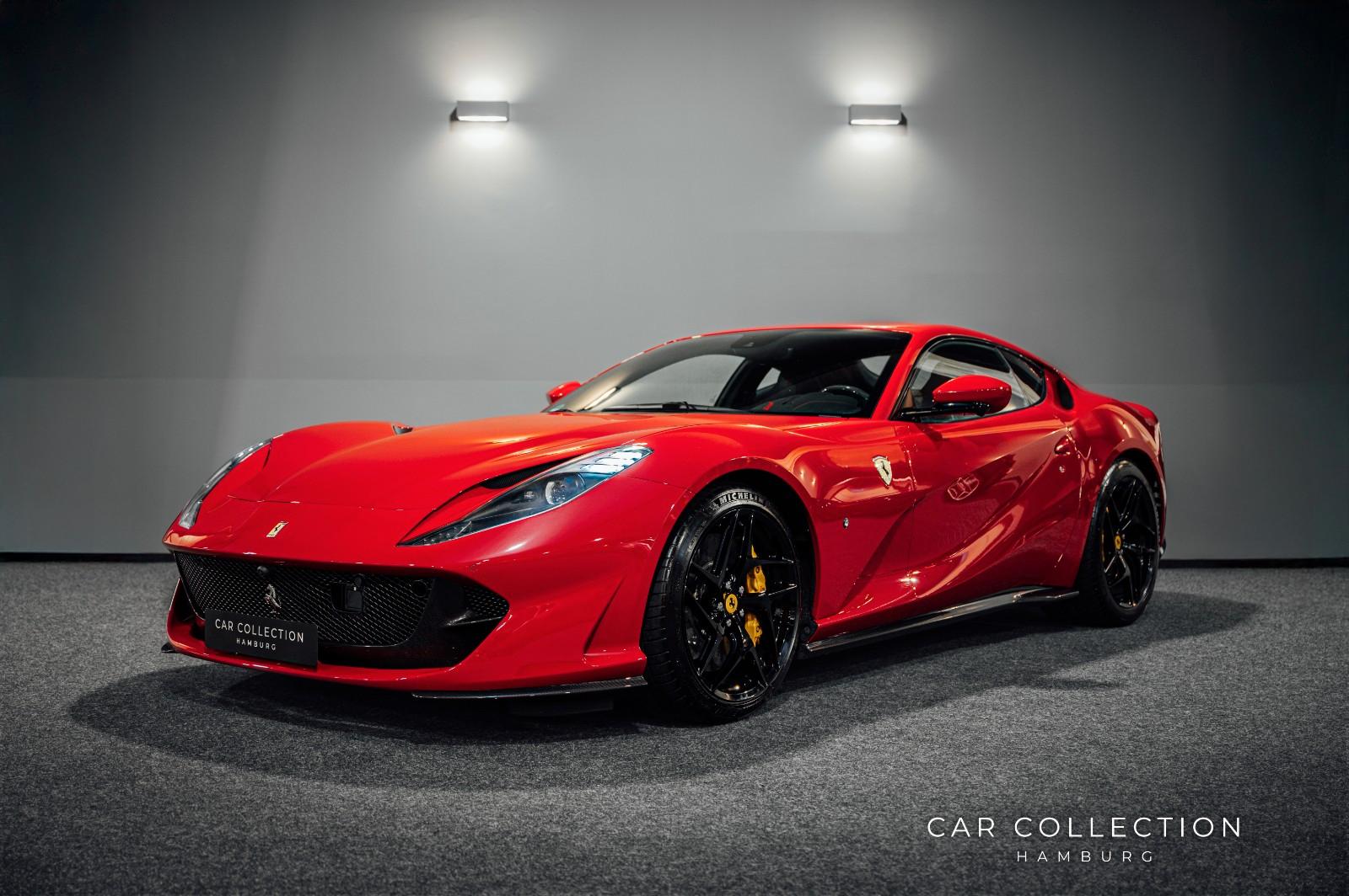 Ferrari 812 Superfast | Lift | 360 | Carbon | Rosso Anni