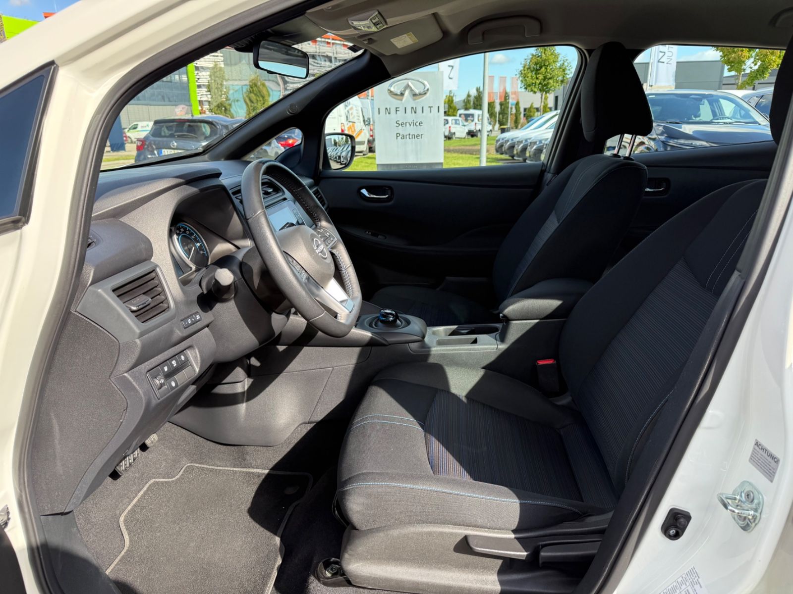 Fahrzeugabbildung Nissan Leaf Acenta Winterpaket, Rückfahrkamera