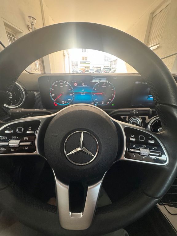 Image of Mercedes-Benz A 200