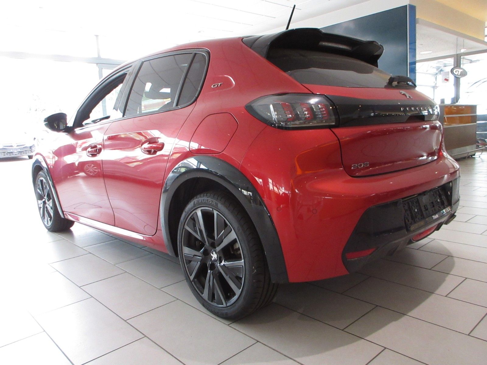 Fahrzeugabbildung Peugeot 208 GT Pack LED/NAVI/SHZ/PANO/HEADUP/PDC/17"