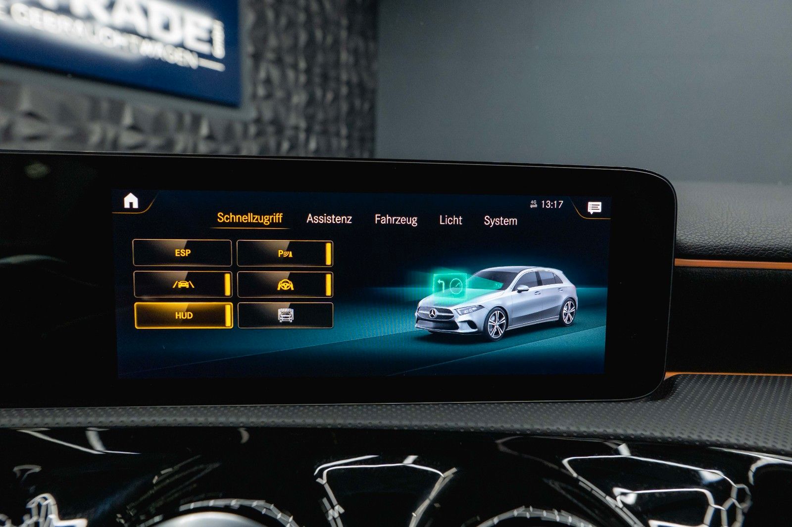 Fahrzeugabbildung Mercedes-Benz A 250 AMG Line Night-Paket *ACC*Head Up*DAB*19%*