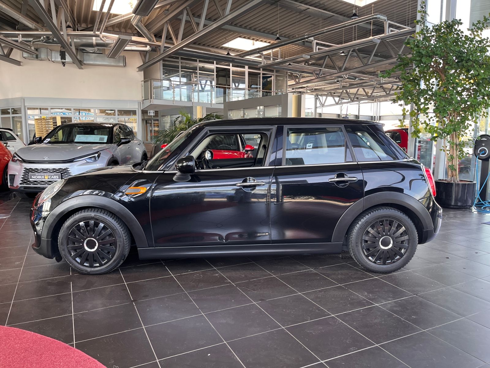 Fahrzeugabbildung MINI Cooper KLIMA PDC SHZ ALU