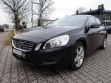 Volvo V60 D3 Momentum Navi Bluetooth SHZ Tempomat M&S - gebrauchte Volvo V60 aus dem Jahr 2012